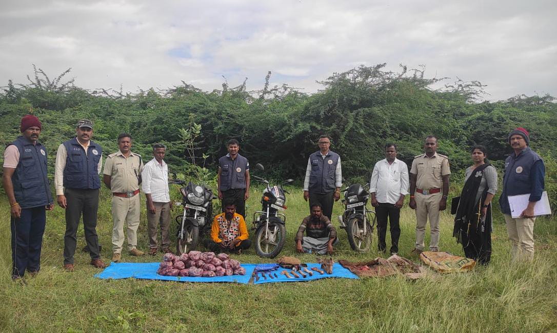 ಜಿಂಕೆ ಬೇಟೆಯಾಡಿ ಮಾಂಸ ಪಾಲು ಮಾಡಿದ್ದ ಇಬ್ಬರು ಅಂದರ್