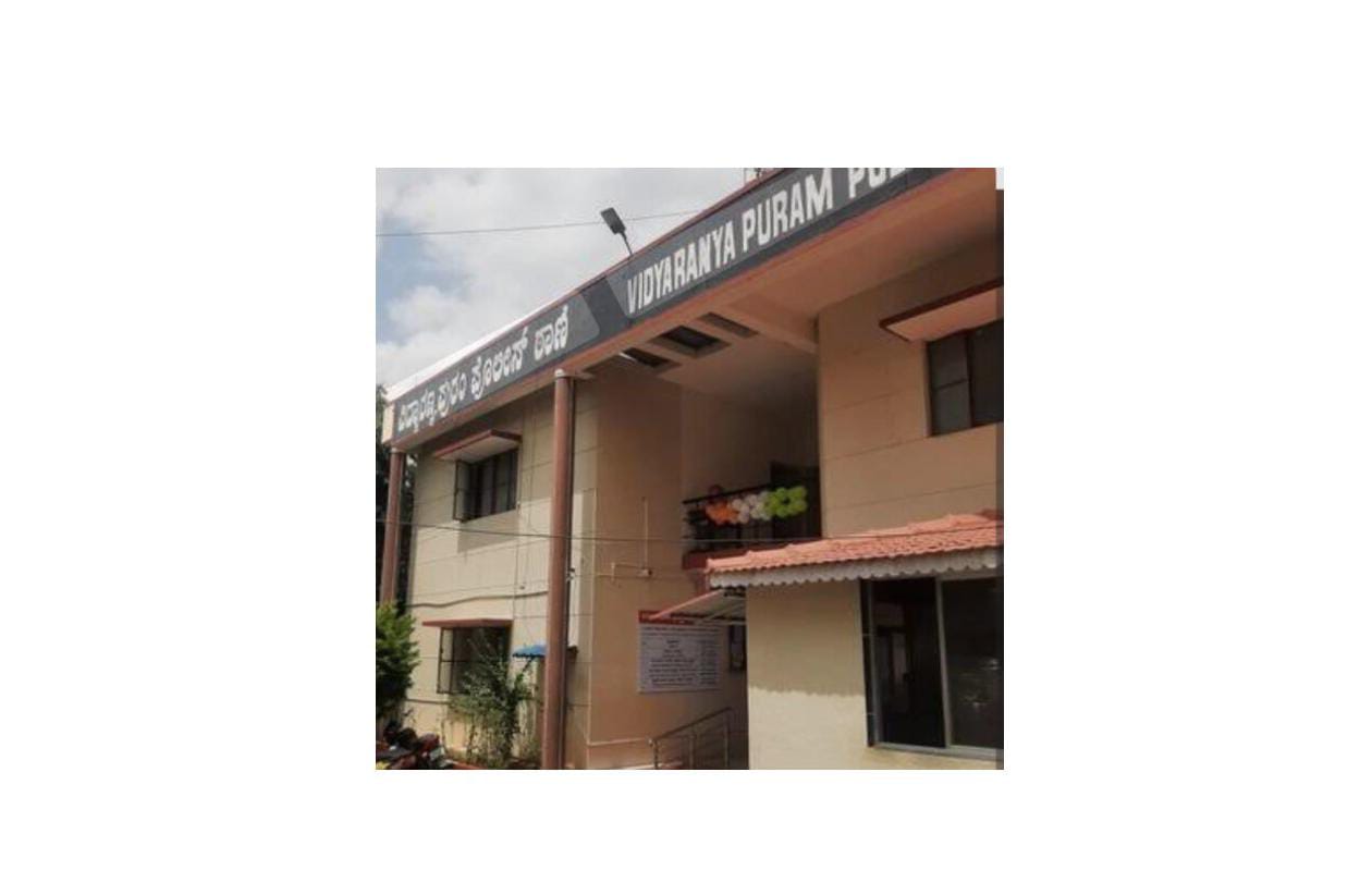 ಠಾಣೆಯಲ್ಲೇ ಮಹಿಳಾ ಪೇದೆ ಮೇಲೆ ಹಲ್ಲೆ:ಎಫ್ ಐ ಆರ್