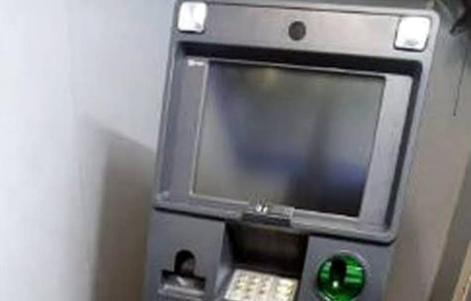 ಎಟಿಎಂ ಯಂತ್ರ ಹೊತ್ತೊಯ್ದ ಕತರ್ನಾಕ್ ಕಳ್ಳರು!