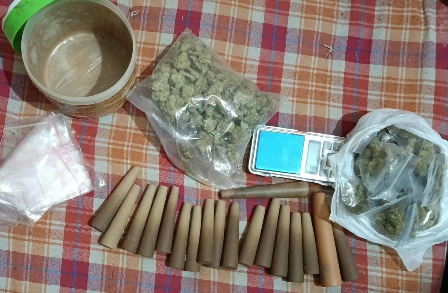 ಸಿಸಿಬಿ ಕಾರ್ಯಾಚರಣೆ:17 ಲಕ್ಷ ಮೌಲ್ಯದ 176 ಗ್ರಾಂ ಹೈಡ್ರೋ ಗಾಂಜಾ ವಶ